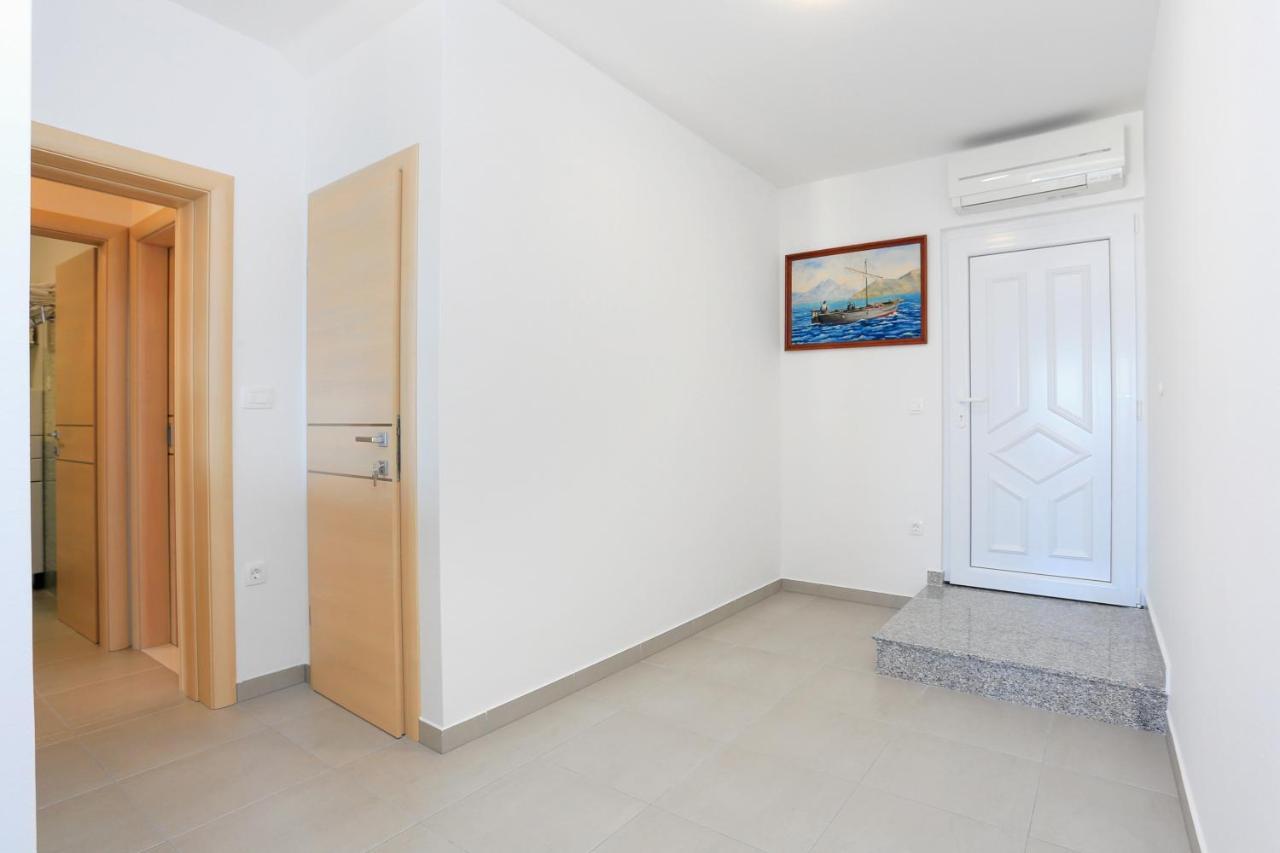 Apartments By The Sea Duce, Omis - 2737 Duće Exterior foto