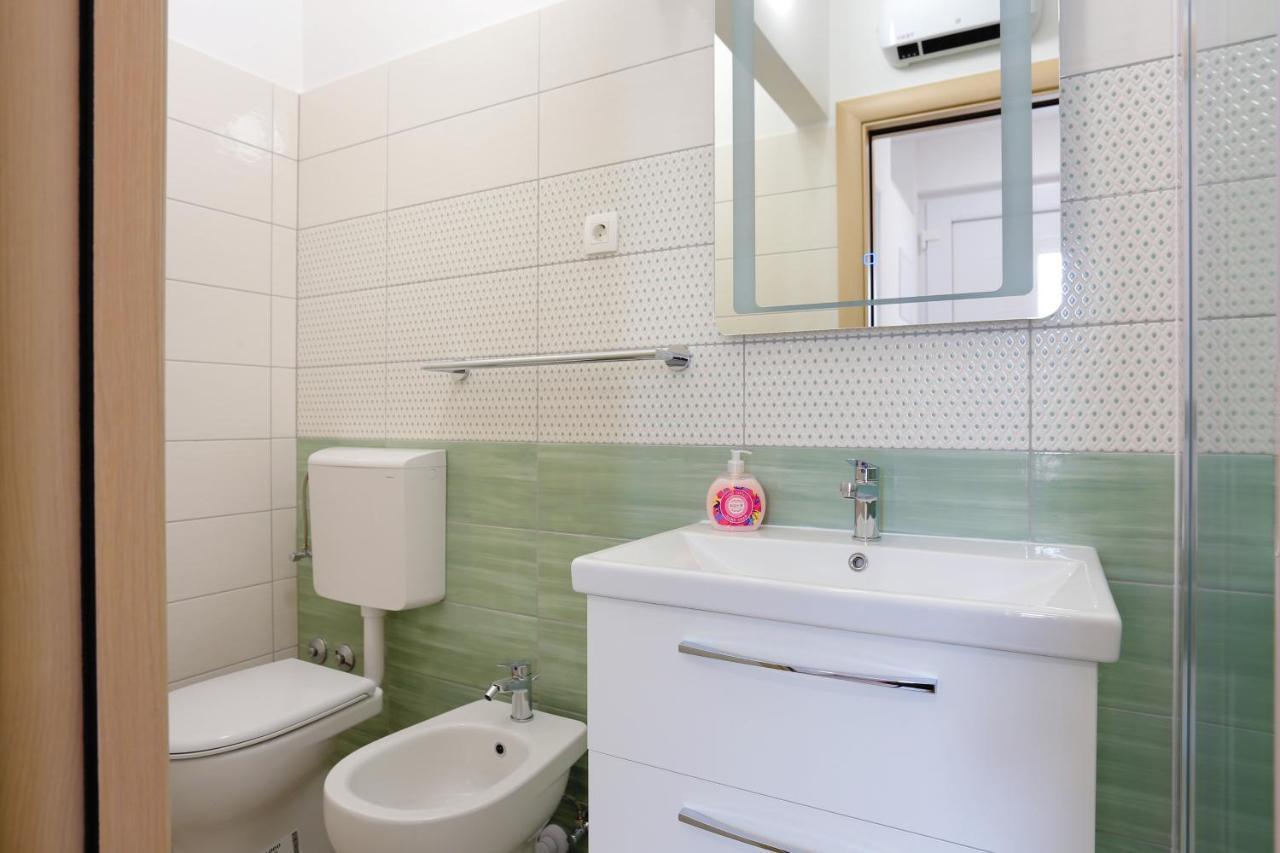 Apartments By The Sea Duce, Omis - 2737 Duće Exterior foto